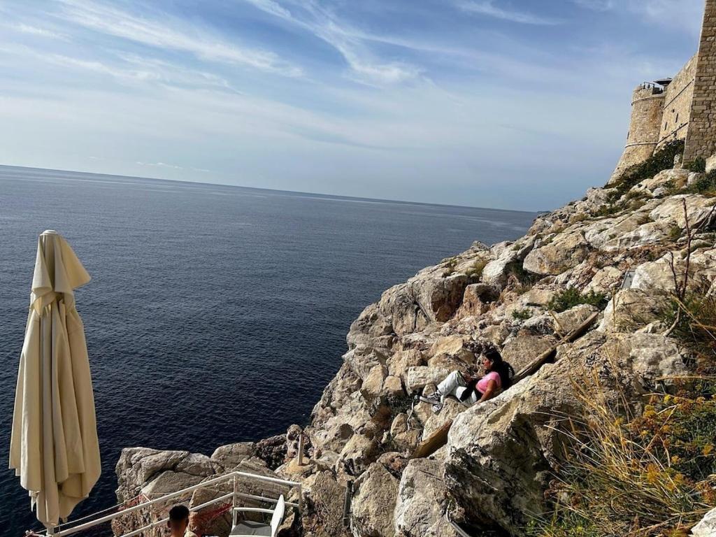 Ferienhaus Beautifully Restored 400-year Old House With Stunning Sea Views From The Terrace Dubrovnik